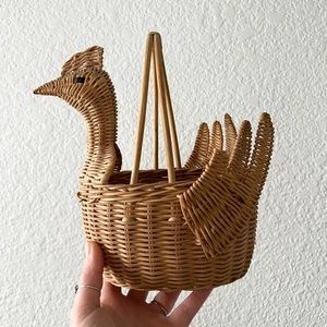 Wicker chicken basket